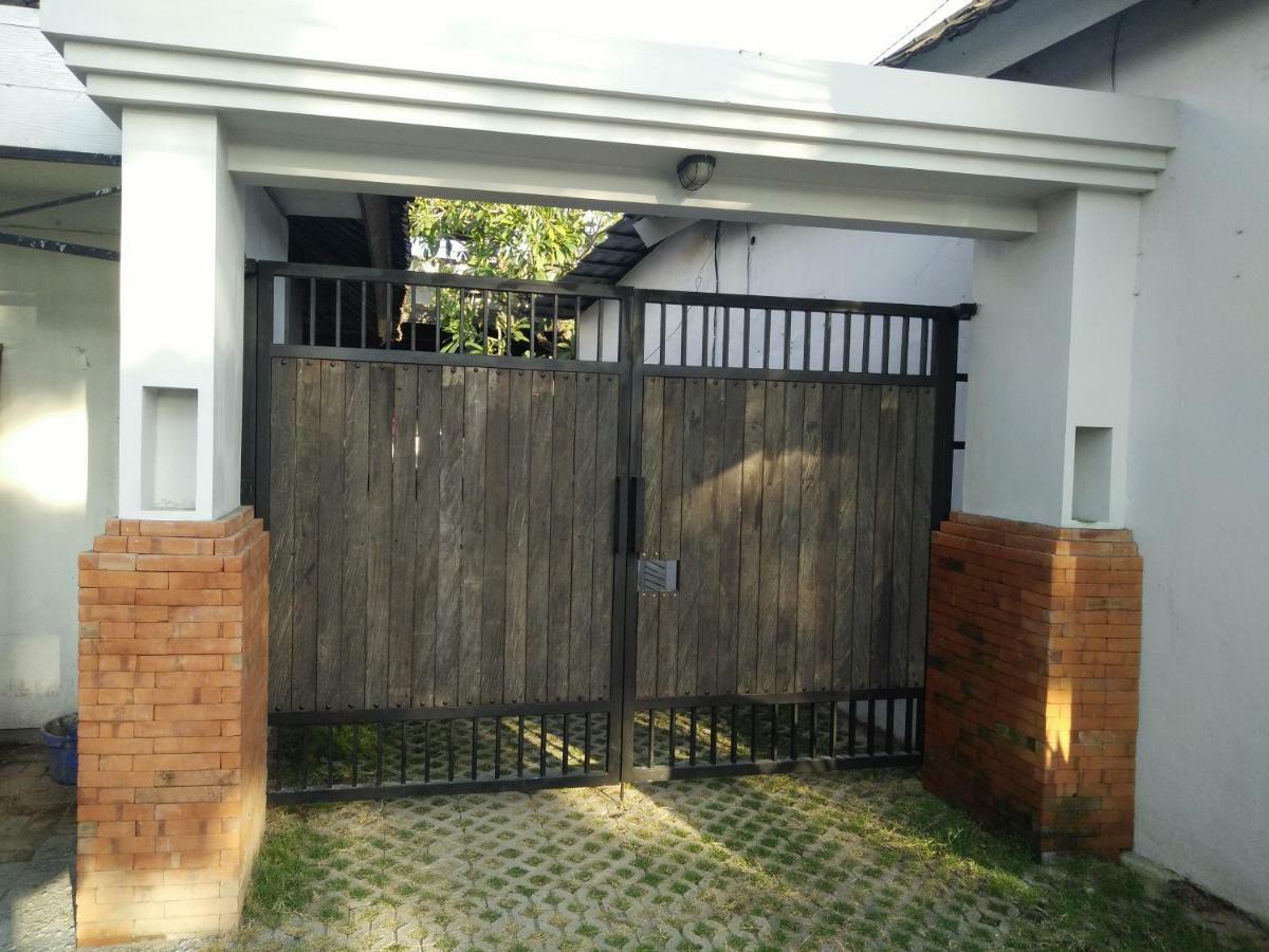 Made House Homestay And Dormitory Sanur Exterior foto